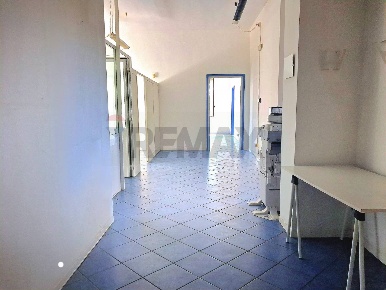 Foto Ufficio a Piombino Centro di 200 m² con 6 locali in vendita