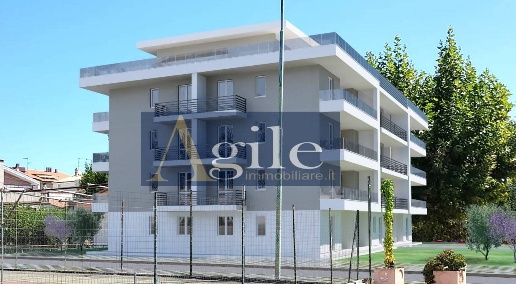 Foto Appartamento in via de pinedo, Martinsicuro di 82 m² con 3 locali