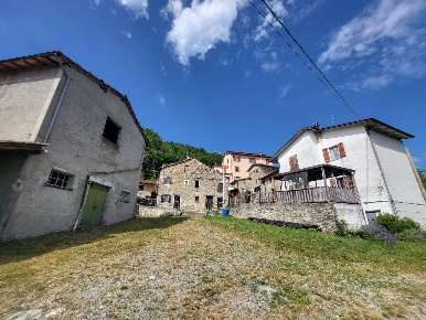 Foto Rustico in Via delle castagne 2, Ventasso di 450 m² con 12 locali