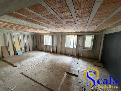 Foto Casa indipendente in VIA TOMBE GARIBALDINE, Capua Centro di 282 m²