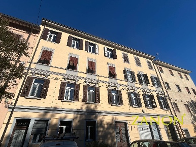 Foto Appartamento in Piazza Tommaseo, Gorizia Centro di 135 m² con 5 locali
