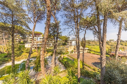 Foto Villa unifamiliare in via Cassia 1172, Roma La Giustiniana di 600 m²