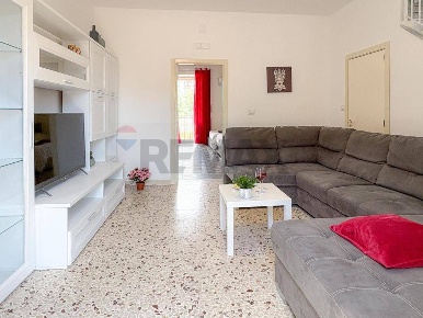 Foto Case indipendenti in VIA RACITI 53, Catania di 120 m² con 4 locali