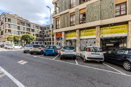 Foto Locale commerciale in via XXIX Novembre 1847 15, Cagliari Stampace