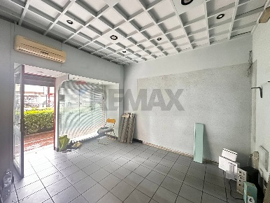 Foto Negozio in Via Leonardo Da Vinci 101, Palermo di 26 m² con 1 locali