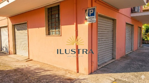 Foto Magazzino in via bernini 6, San Benedetto del Tronto di 120 m²