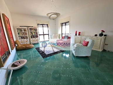 Foto Case semi ndipendenti in Via Botrugno, Sanarica di 194 m² con 8 locali