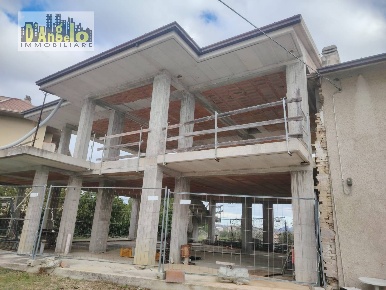 Foto Villa unifamiliare in Via Gramsci 14, Offida Centro di 220 m²