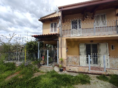 Foto Case semi ndipendenti a Castelvenere di 158 m² con 7 locali in vendita