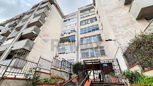 Foto Appartamento in Via Carlo Amore 8, Palermo Zisa di 101 m² con 6 locali