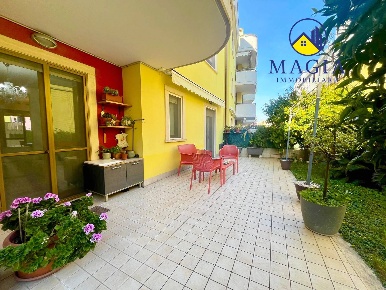 Foto Appartamento a San Benedetto del Tronto Centro di 95 m² con 4 locali
