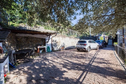 Foto Appartamento in Via Egoli 26, Genova Quezzi di 85 m² con 6 locali
