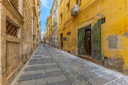 Foto Locale commerciale in Via Turritana 68, Sassari Centro Storico