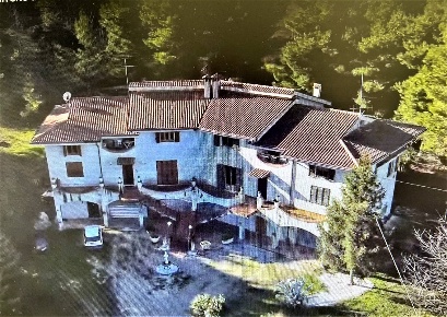 Foto Casa indipendente in via Contrada Camara di Torre 14, Fermo di 720 m²