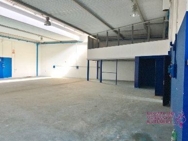 Foto Magazzino a Camaiore Capezzano Pianore di 600 m² in affitto