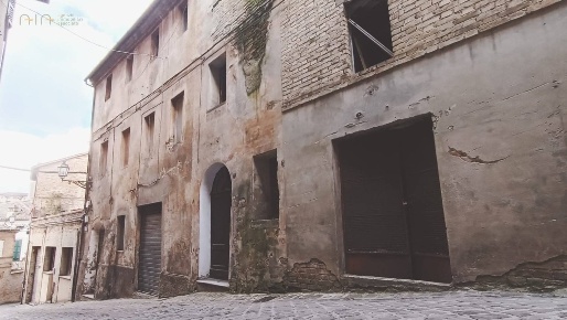 Foto Casa indipendente in Via Indipendenza 78, Amandola Centro di 320 m²