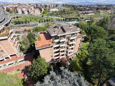 Foto Appartamento in Viale Isacco Newton 10, Roma di 138 m² con 4 locali