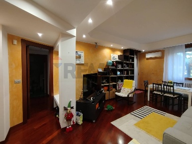 Foto Appartamento in Don Lattuada 14, Rho Passirana - Biringhello di 98 m²