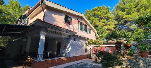 Foto Villa unifamiliare in Località Piano Piccolo SNC, Vieste di 156 m²