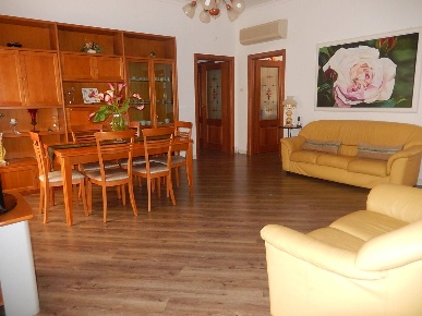 Foto Stanza in Via Cosenza, Catanzaro Catanzaro Lido di 120 m² con 4 locali