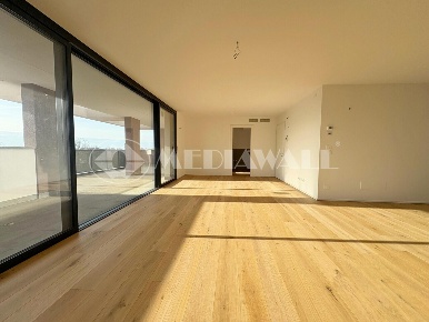 Foto Attico a Pordenone San Valentino, Ospedale di 205 m² con 10 locali