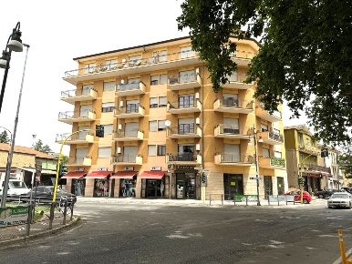 Foto Appartamento in Via Marittima, Frosinone Tribunale di 130 m²