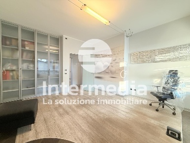 Foto Appartamento in Via Bergamo 21, Palazzolo sull'Oglio Centro di 227 m²