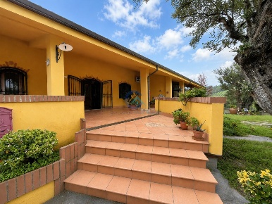 Foto Villa bifamiliare in Viale dei Tulipani 32, Catanzaro Siano - Cava