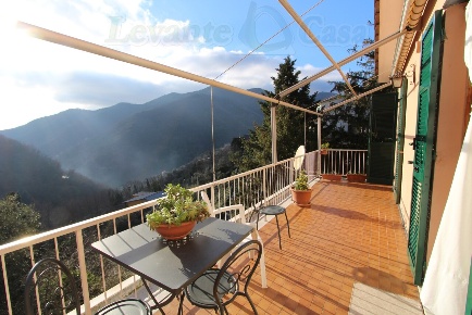 Foto Appartamento a Avegno Salto Chiesa di 130 m² con 7 locali in vendita