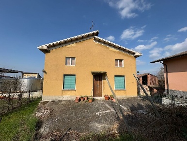 Foto Appartamento a Ziano Piacentino Vicobarone di 171 m² con 4 locali