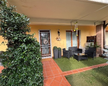Foto Villa a schiera a Ravenna di 139 m² con 4 locali in vendita