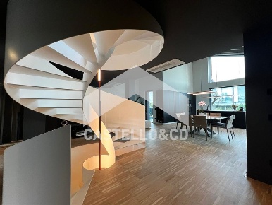 Foto Villa unifamiliare in via vallette, San Felice del Benaco di 280 m²