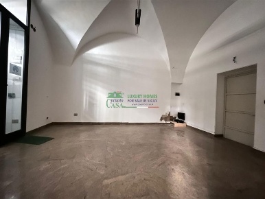 Foto Magazzino in Via Generale Pelligra, Comiso Centro di 50 m² in affitto