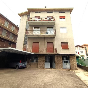 Foto Magazzino in corso europa, Calolziocorte Centro di 214 m² con 2 locali