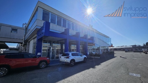 Foto Ufficio in Strada Padana Superiore, Cernusco sul Naviglio di 1590 m²