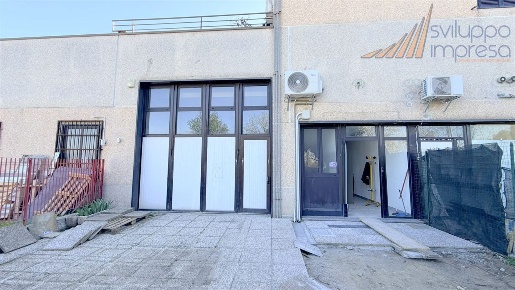 Foto Capannone industriale in Via brescia, Cernusco sul Naviglio di 158 m²