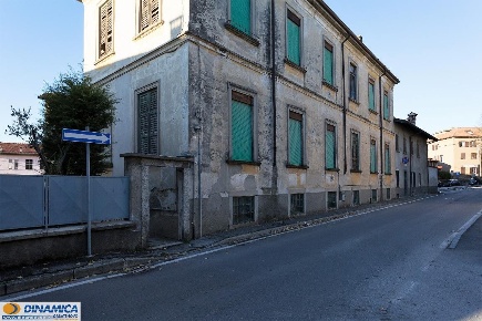Foto Rustico in Via Castelbarco, Casatenovo Centro di 540 m² con 15 locali
