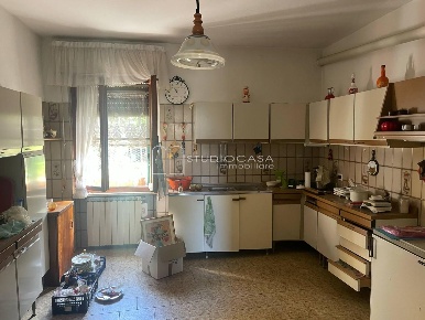 Foto Casa indipendente a Pisa San Marco di 150 m² con 7 locali in vendita