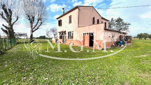 Foto Casa indipendente a Pontedera Santa Lucia, La Borra di 250 m²