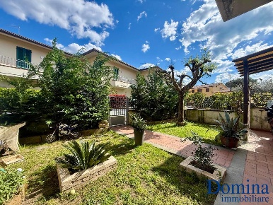 Foto Villa a schiera a Massa Rinchiostra - Quercioli di 120 m² con 4 locali