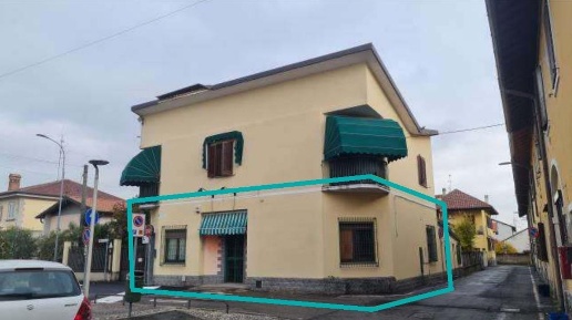 Foto Negozio a Corbetta Castellazzo, Soriano, Cerello di 167 m² in vendita