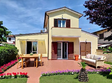 Foto Villa bifamiliare a Cascina Titignano - Visignano di 240 m² in vendita