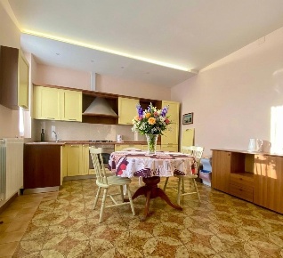 Foto Appartamento a Ponsacco Centro di 105 m² con 5 locali in vendita