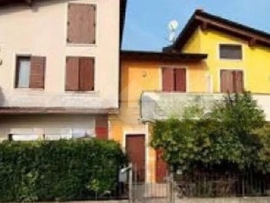 Foto Appartamento in Moretto, Ghedi Centro di 118 m² con 5 locali