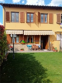 Foto Appartamento a Capannori Lammari - Lunata di 110 m² con 6 locali