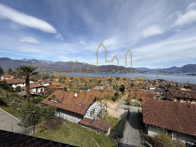 Foto Villa bifamiliare in Via A. Fraccaroli 43, Baveno Centro di 200 m²