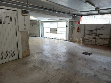 Foto Posti auto in Via Albere 17, Verona Stadio di 16 m² con 1 locali