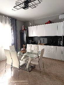 Foto Villa a schiera in Piazza Umberto I', Albettone Centro di 180 m²