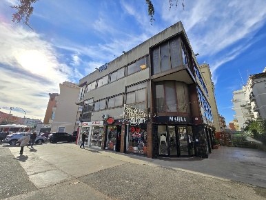 Foto Magazzino in Via degli Abeti 27, Roma Centocelle di 57 m² con 1 locali