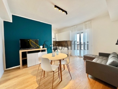 Foto Attico in Via Luigi Milella 45, Bari Picone di 80 m² con 3 locali